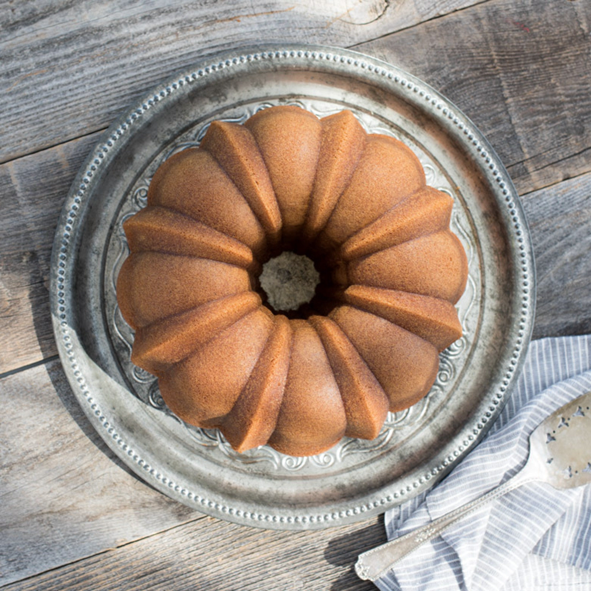 Moule à gâteau Bundt® Original Silver avec poignées