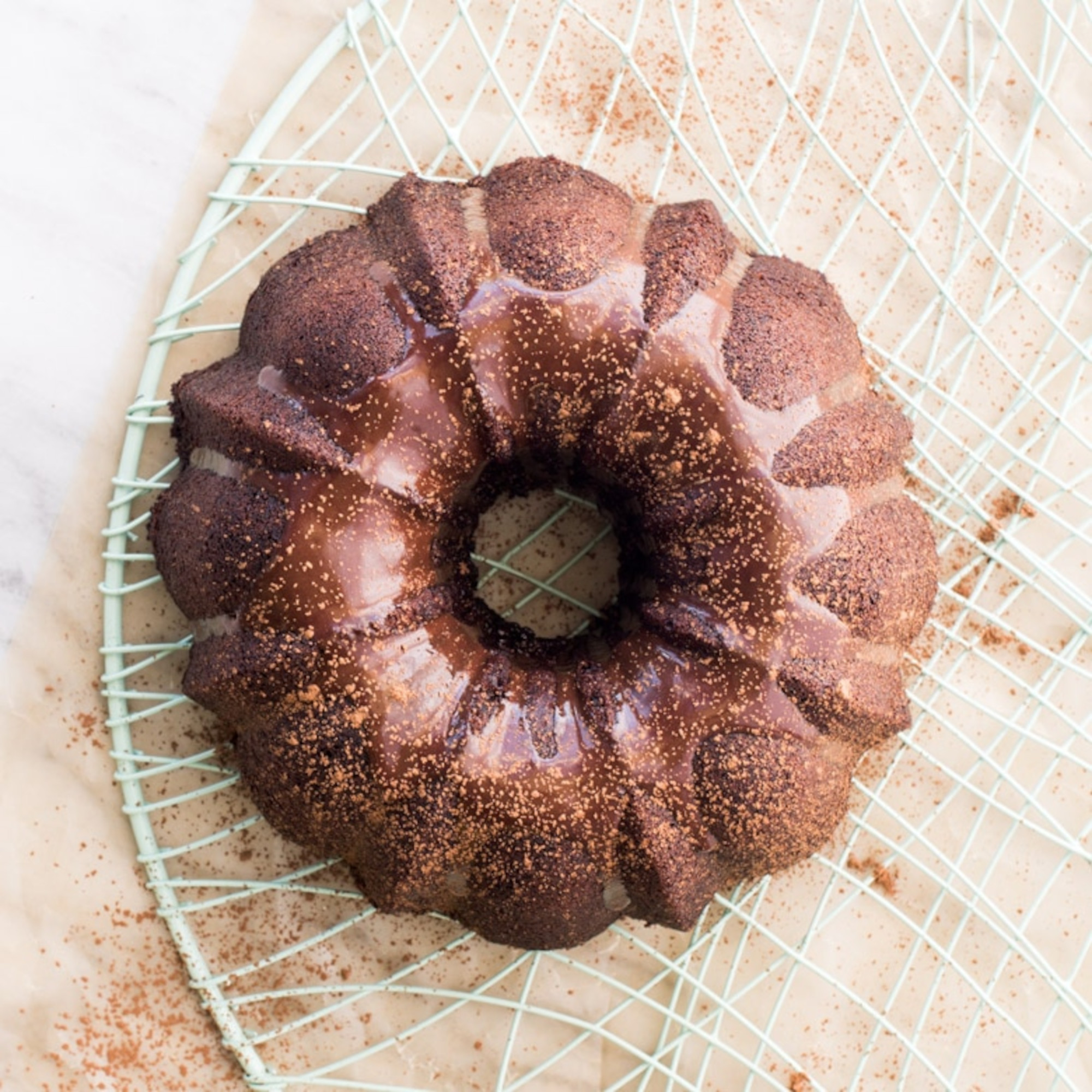 Petit moule à gâteau Bundt® Original Silver avec poignées