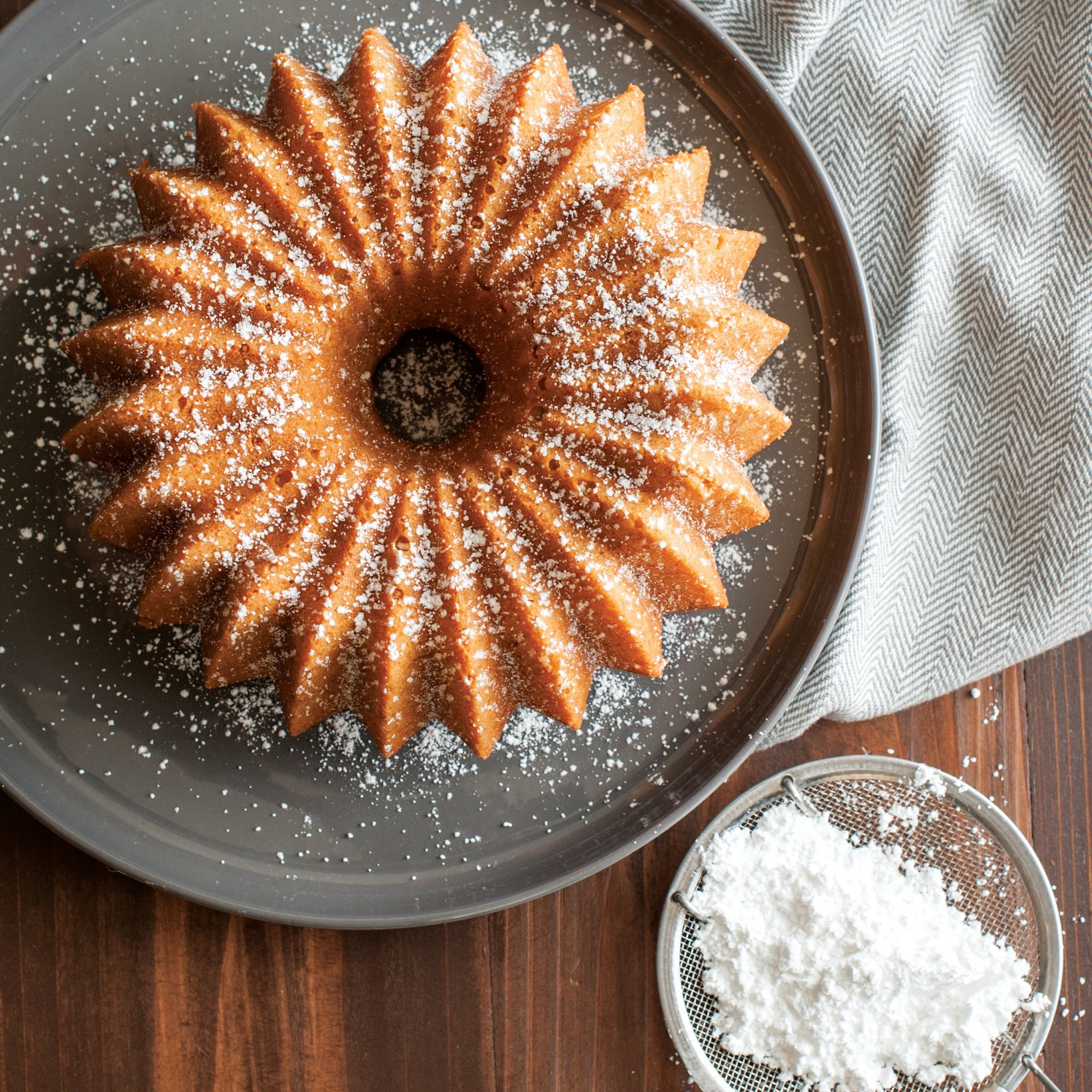 Petit moule à gâteau Bundt® Brilliance Gold