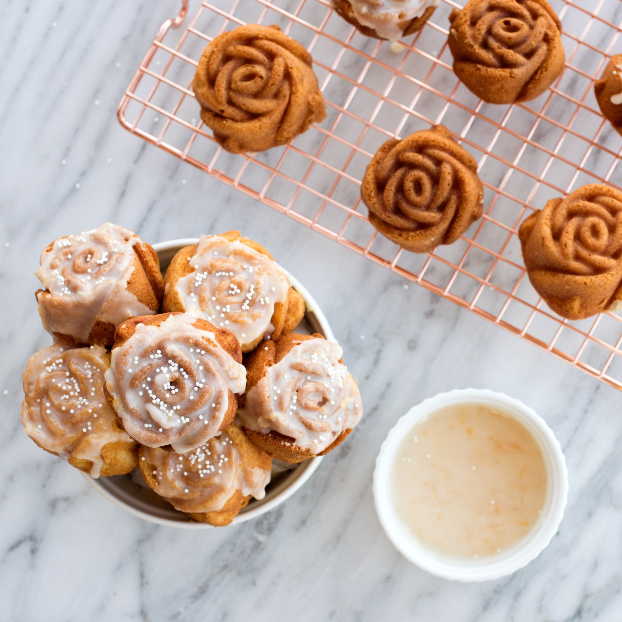 Moule à gâteau 6 mini roses Toffee